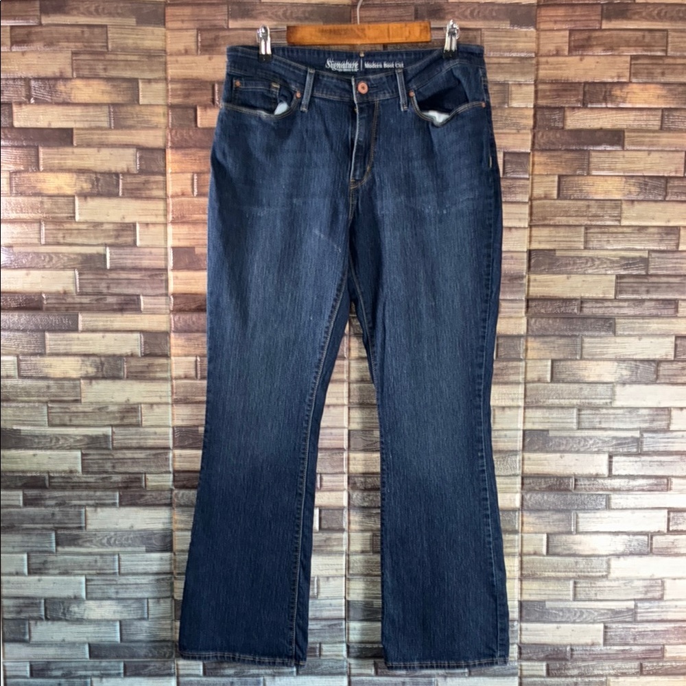 EUC Levi's Blue Boot Cut Jeans with Classic Indigo Wash 14M